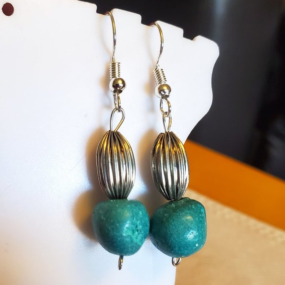 Silver Tone Hook Metal and Howlite Bead Earrings - Picture 2 of 3